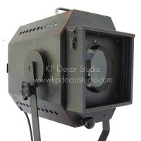 Lámparas de pie vintage y focos trípodes
