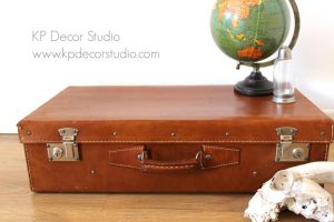 Maletas vintage de piel para decoración