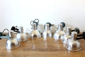 focos industriales antiguos para decoración.