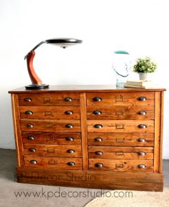 Mueble cajonero archivador antiguo